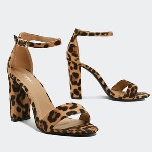 Leopard block chunky heel with ankle strap sandals size 7